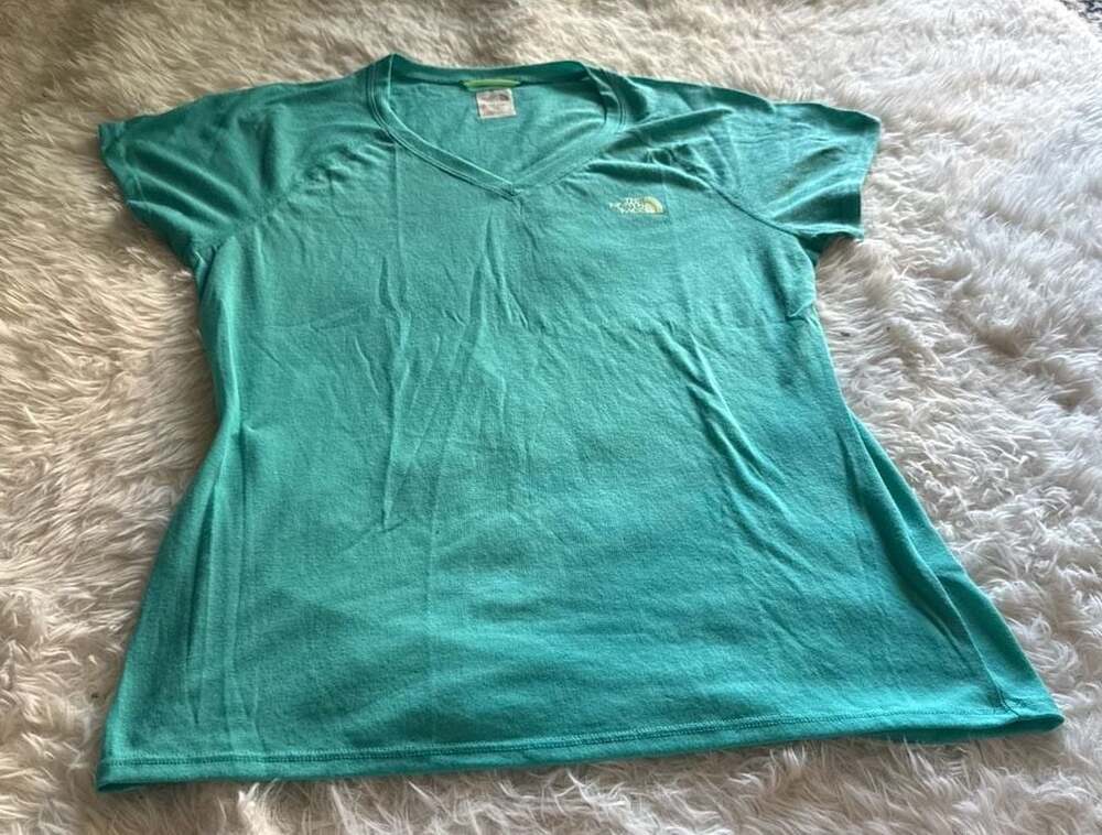 The North Face Women's VaporWick V-Neck Short Sleeve T-Shirt Size L